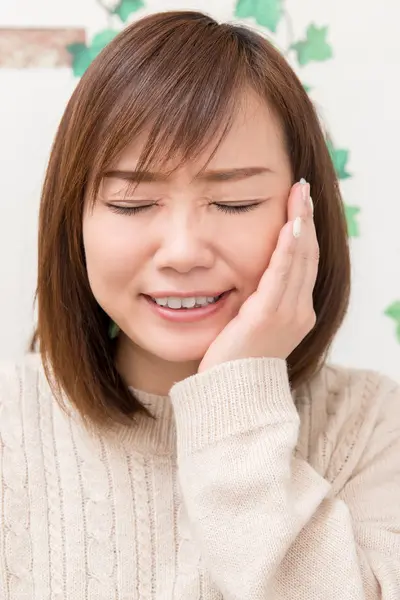 歯周病で苦しむ人