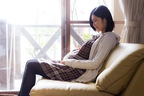 妊娠中・成長期はインプラント治療を延期するイメージ