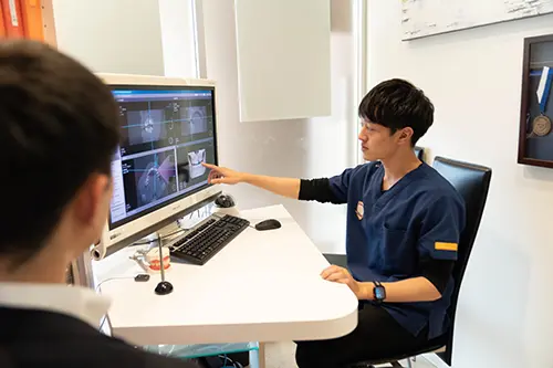 矯正治療前のカウンセリングと精密検査のイメージ