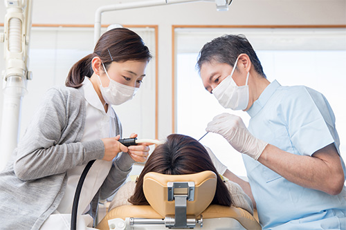 歯医者の治療風景